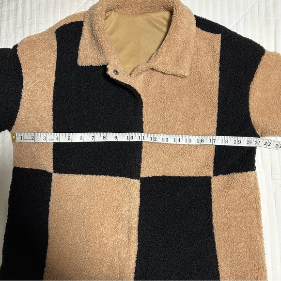 Colorblock Checkered Sherpa Shacket - Picture 14 of 14